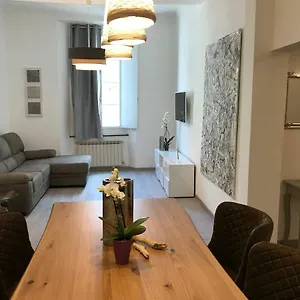 Lovely Really Downtown - Free Private Parking Included! - Genoa